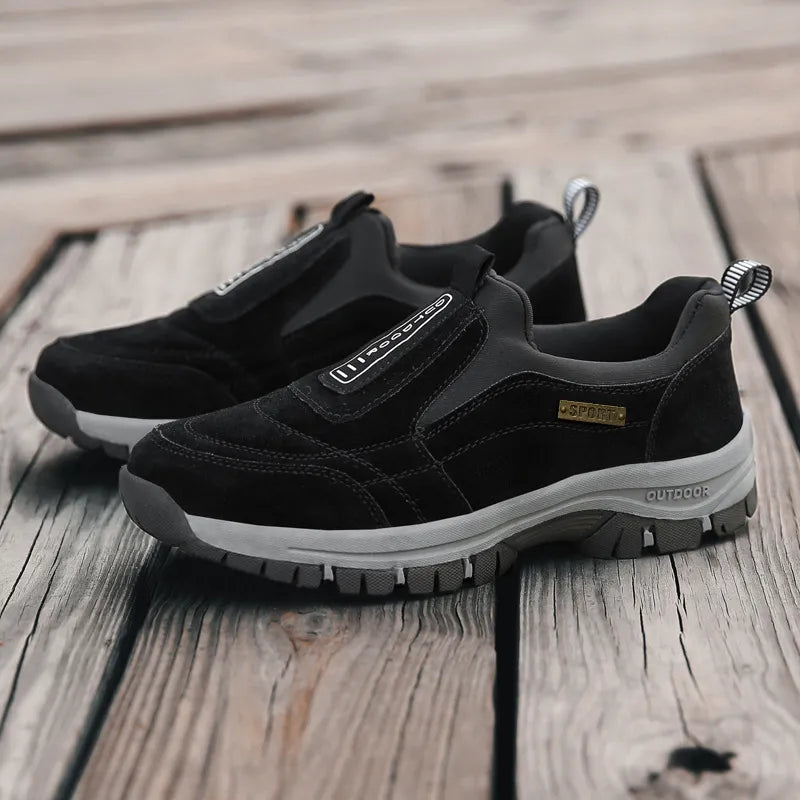 🔥Offerta speciale di oggi🦌Scarpe in pelle scamosciata di alta qualità🦶Alleviano il dolore ai piedi e la fascite plantare✅Impermeabili, antiscivolo, morbide e comode